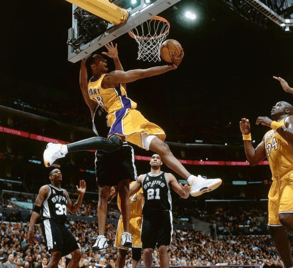 并且通过 并且通过